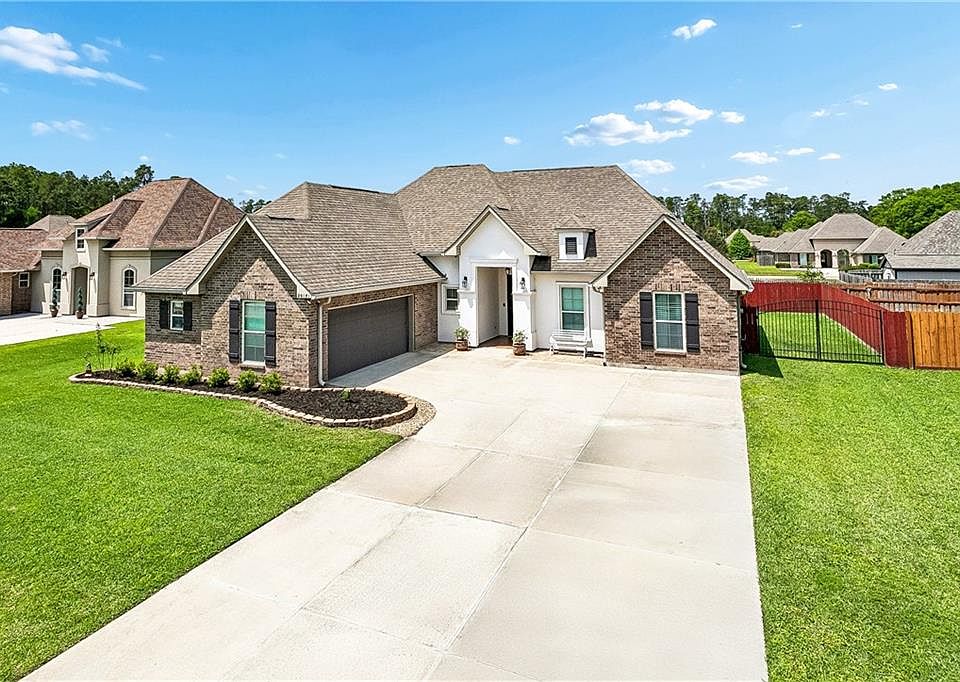1st image of 20171 Camden Ln