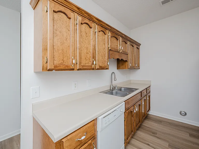 4570 Haley St — Photo 6