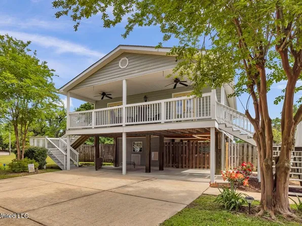 421 E 4th St, Long Beach, MS 39560