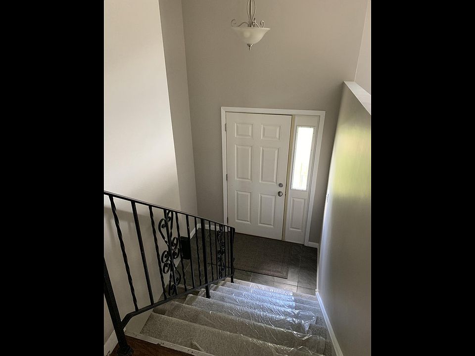 1st image of 190 Pleasant Dr