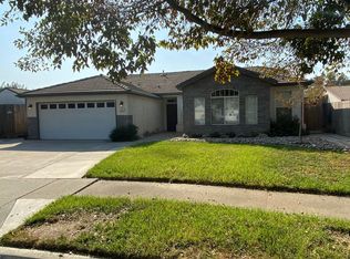 627 Bristol Ct, Lemoore, CA 93245