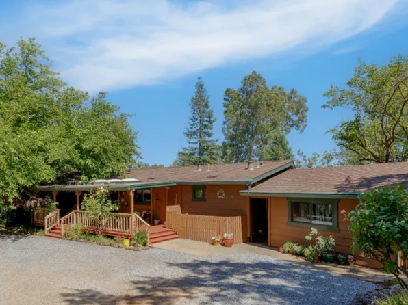 710 Blitz Ln, Auburn, CA 95603