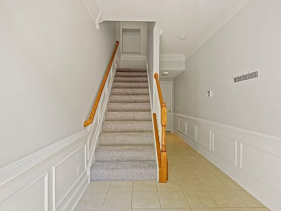 ENTRY FOYER