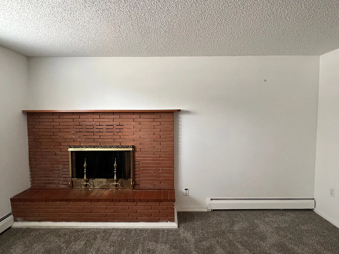 208 E Saint Joseph St — Photo 3