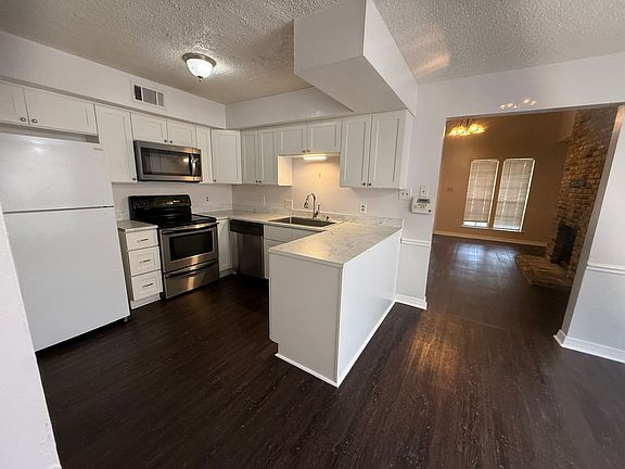 2nd image of 3027 Oneal Ln