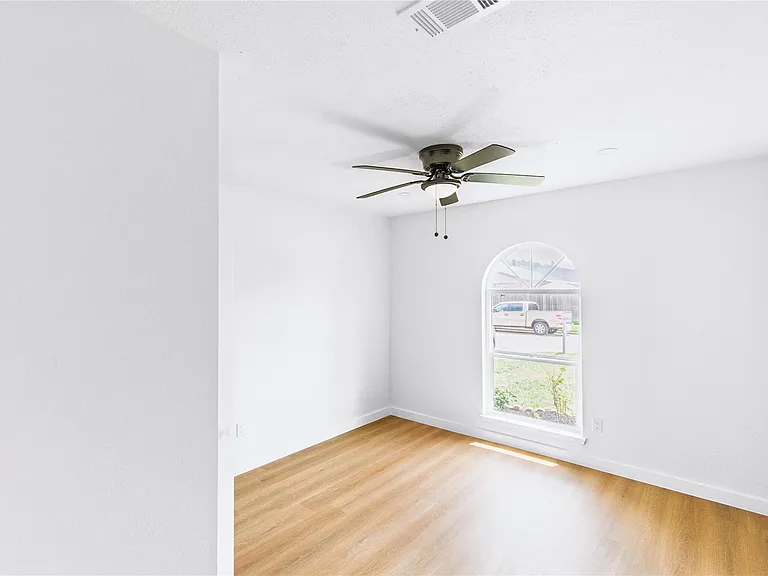 318 Willoughby Dr — Photo 22