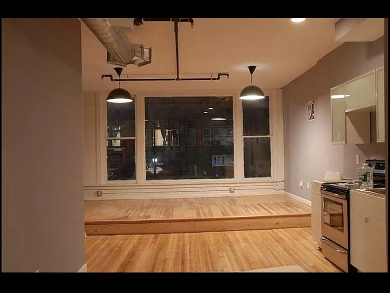 40 Court St #B — Photo 4