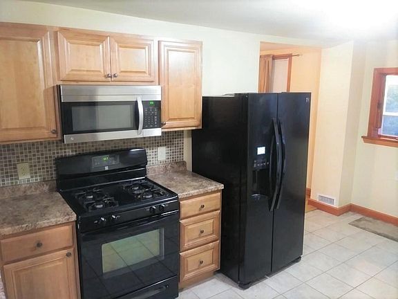 2nd image of 50 Temple St #1