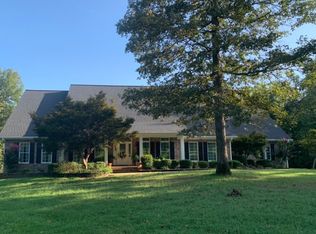 1060 Rolling Hills Dr, Camden, AR 71701