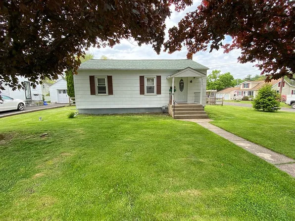 416 N Ambler St, Quakertown, PA 18951