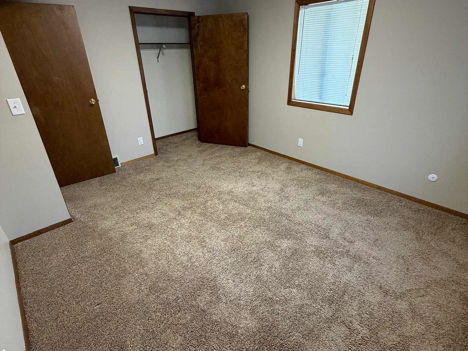 2 bed, 960 sqft, $1,045 — Photo 3