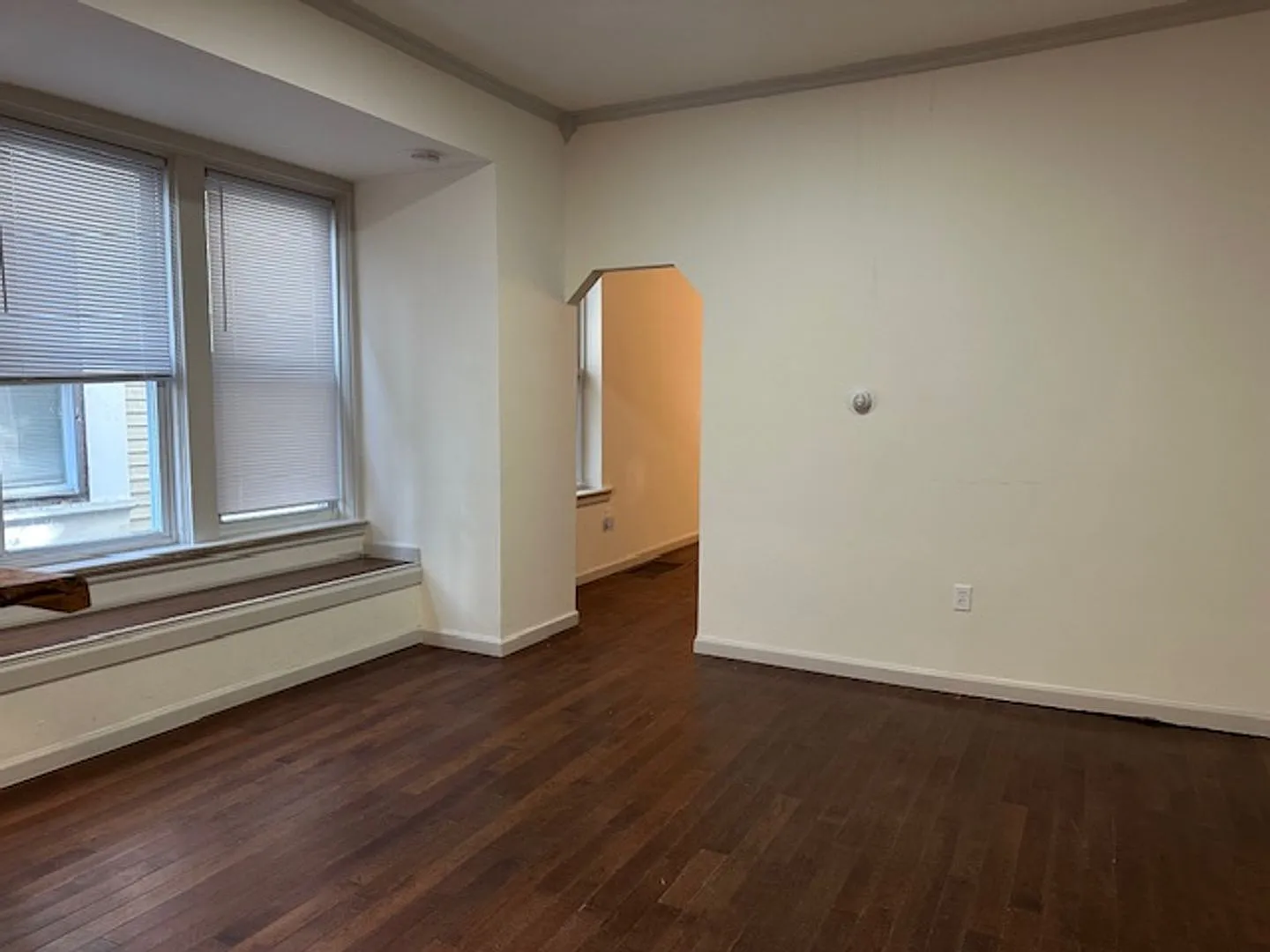 Spacious 4-Bedroom, 2-Bathroom Row Home For Rent in Harrisburg School District. — Photo 4