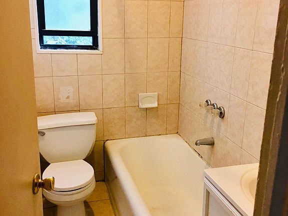 3rd image of 1153 Fteley Ave #1