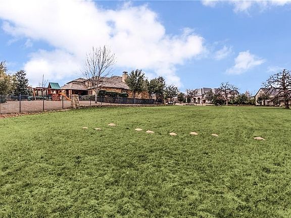 4th image of 1904 Gaillardia Ct