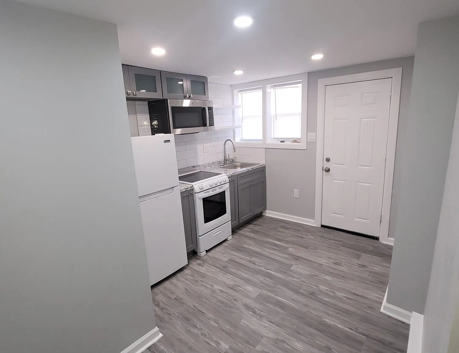 1 bed, 800 sqft, $990 — Photo 2