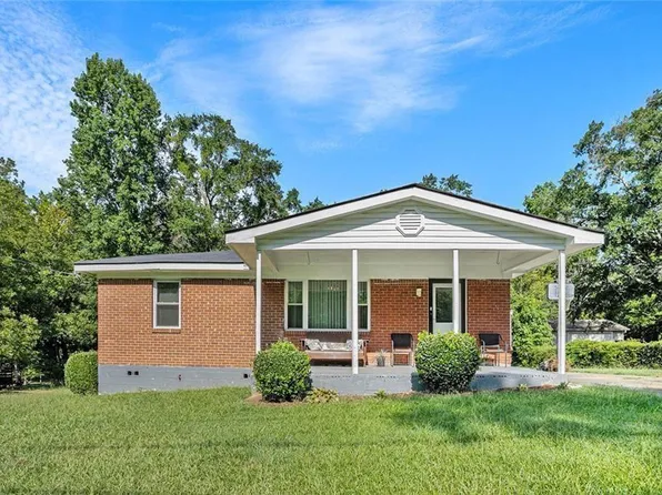 6697 Gresham St, Union City, GA 30291