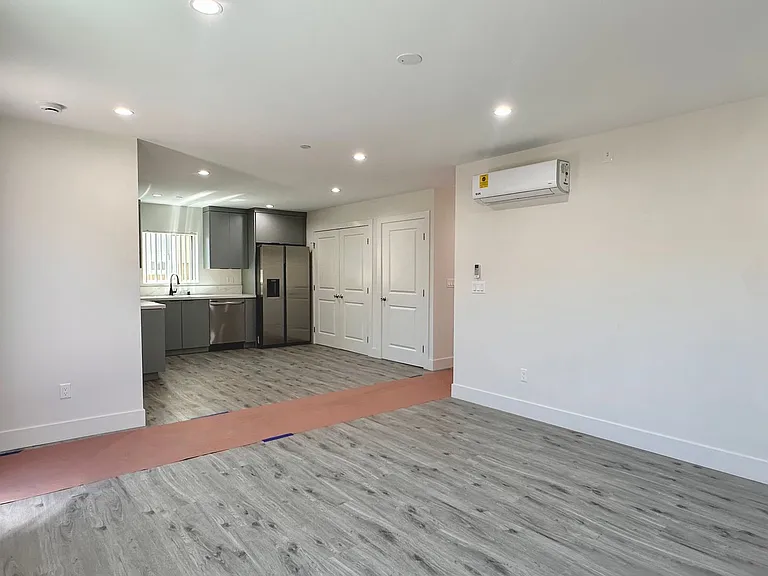 11512 Oxford Ave — Photo 40