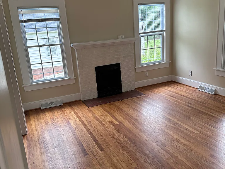 435 Pickens Ct — Photo 5