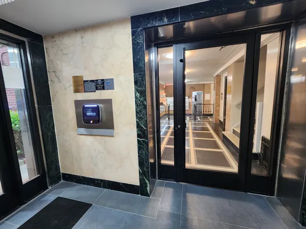 123-25 82nd Avenue image 4 of 8