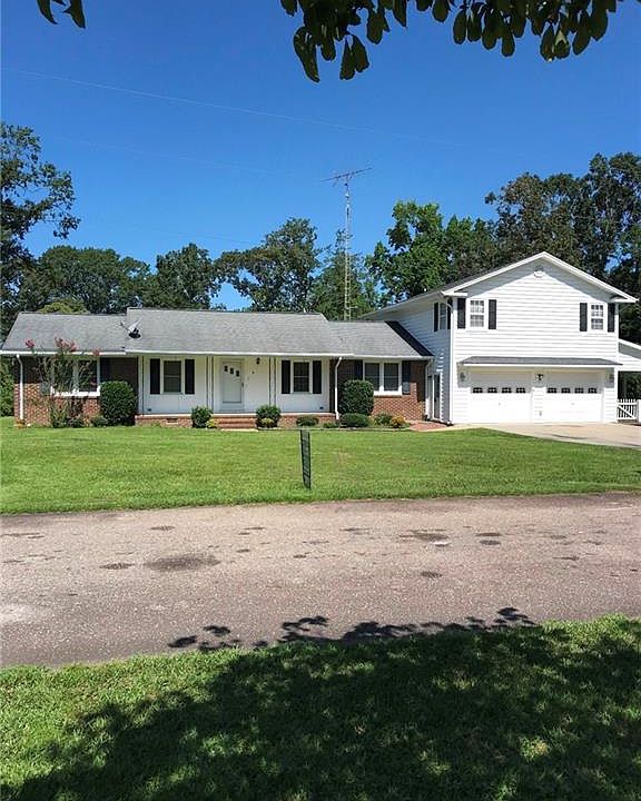 1st image of 105 Walker St