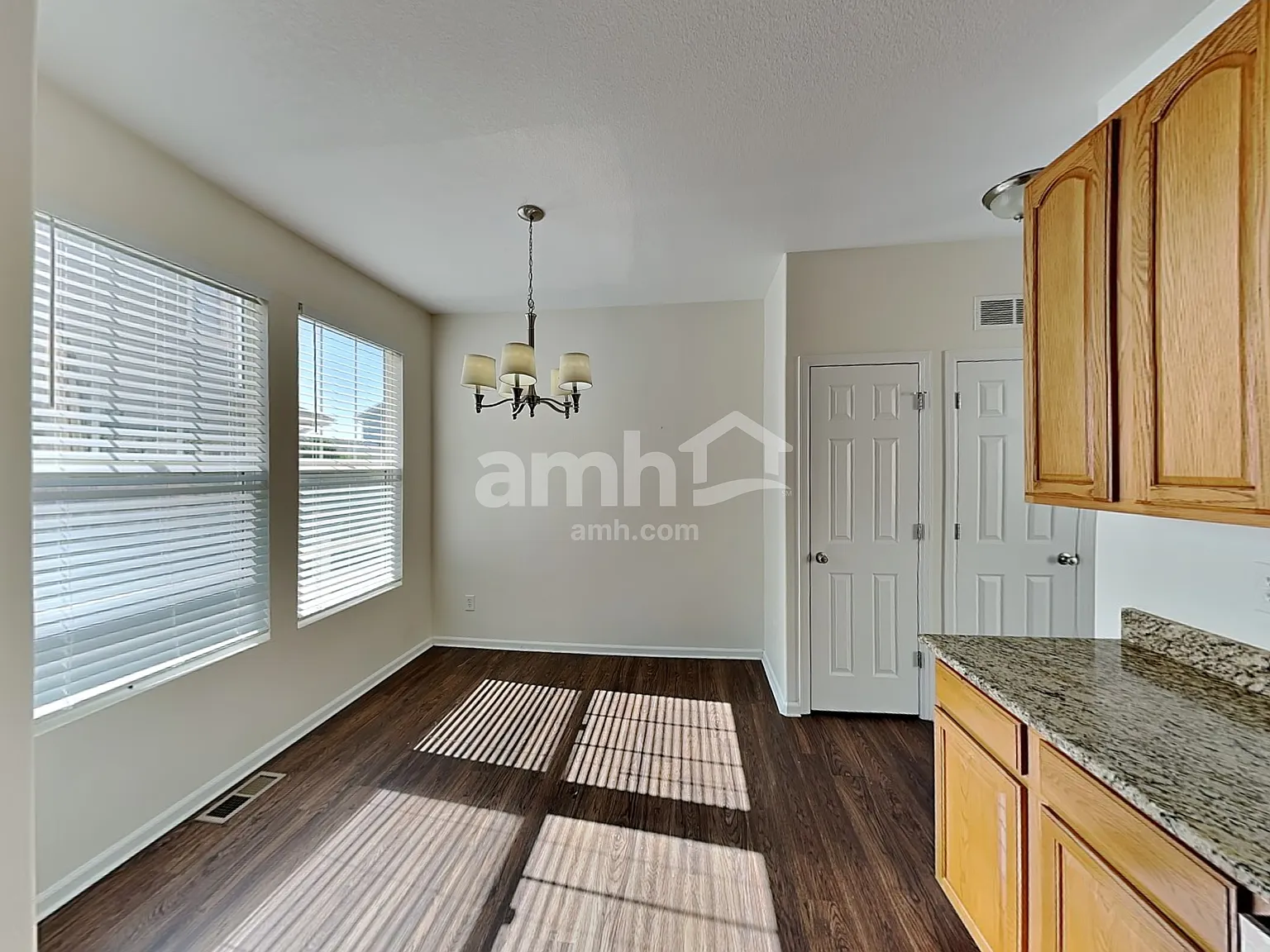 3 bed, 2.5 bath, 1972 sqft, $2,980 — Photo 4