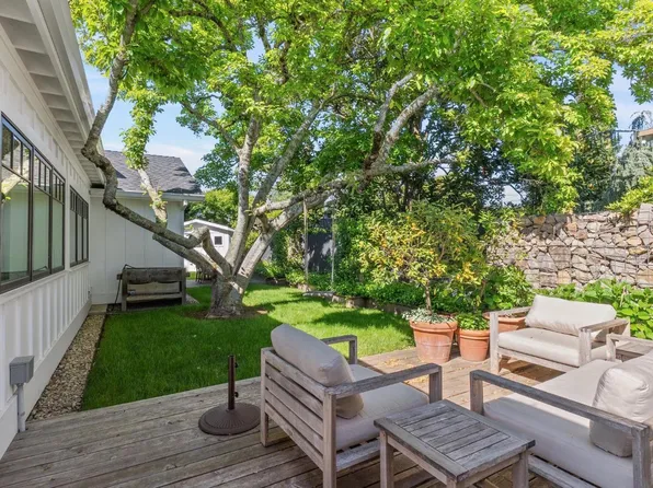 402 E Macarthur Street, Sonoma, CA 95476