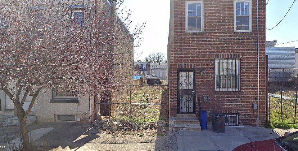 2nd image of 2761 Jasper St
