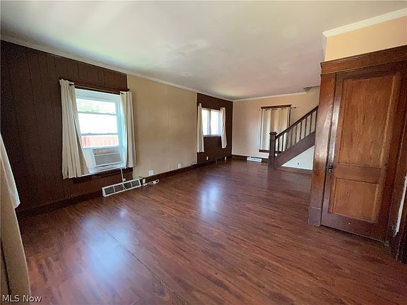 3rd image of 17 E Margaret Ave