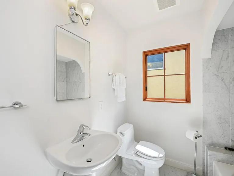 219 Taylor Blvd — Photo 22
