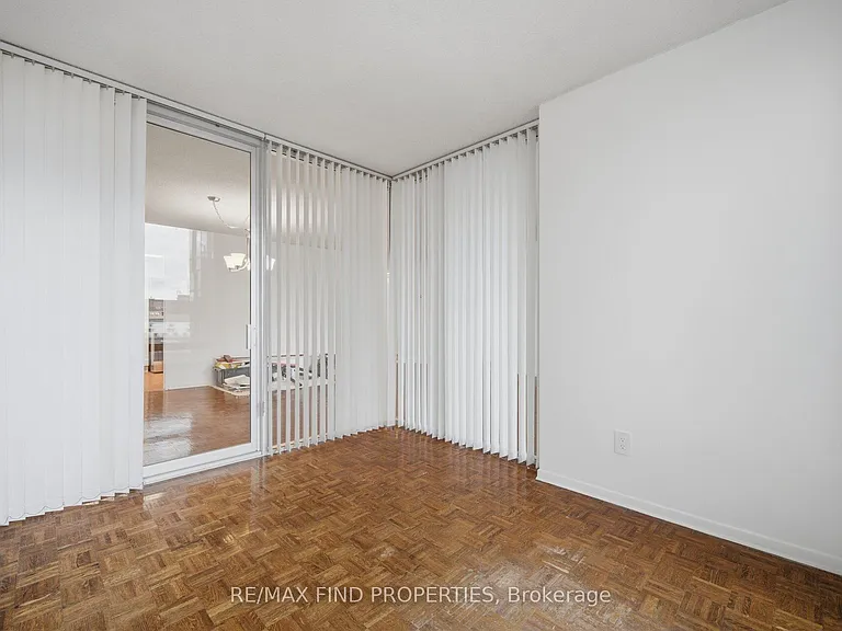 30 Wellington St E #901 — Photo 42