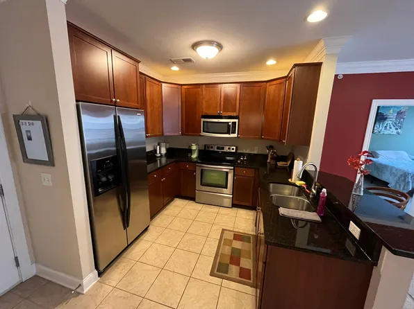 936 Perry St APT 210, Columbus, OH 43215