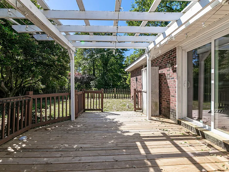 941 Evergreen Ave — Photo 38