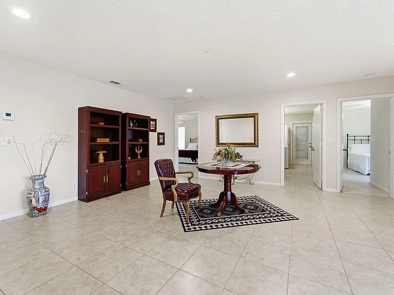 5562 Reynolds Rd — Photo 2