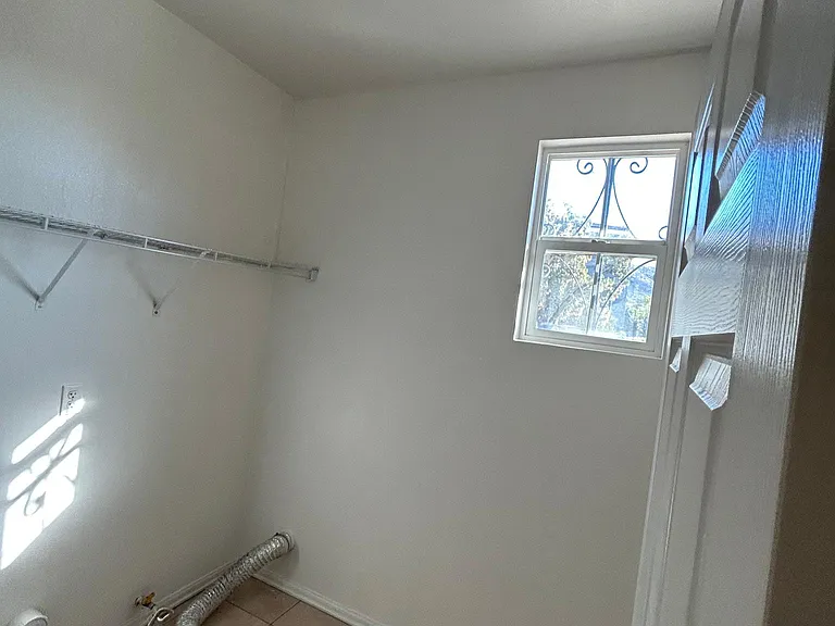 26255 Iris Ave #B — Photo 13