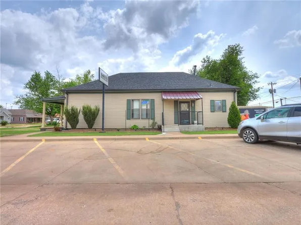 202 S 6th St, Kingfisher, OK 73750