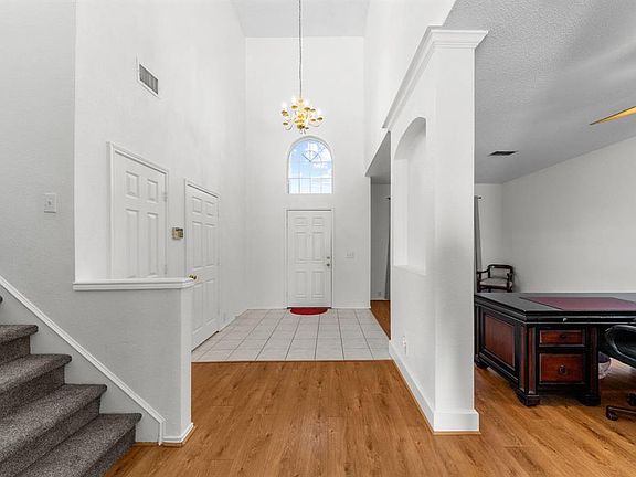 2nd image of 2710 Wandering Oak Dr