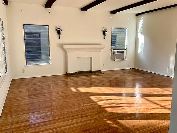 3rd image of 437 S Cochran Ave #204