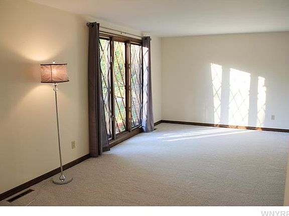 4th image of 204 Primrose Ln