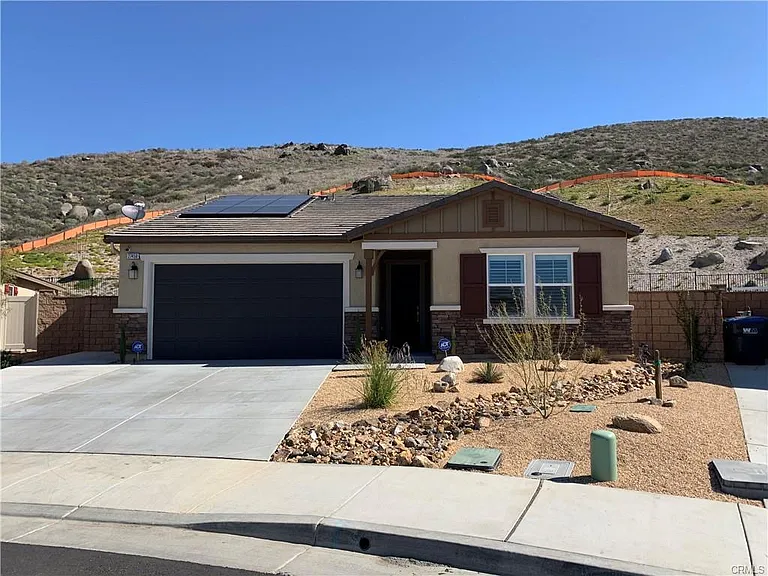 27450 Tyrrhenian Dr — Photo 1