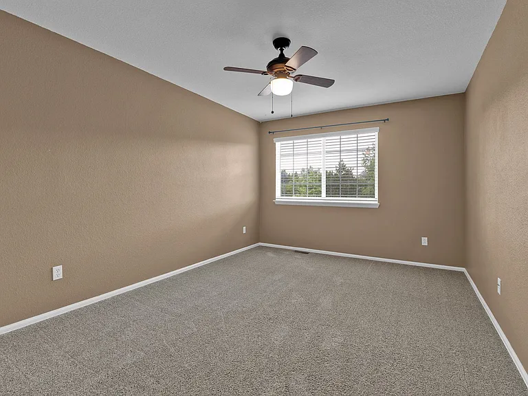 705 Witchhazel Ct — Photo 38
