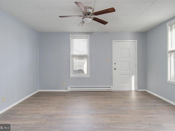 3rd image of 421 W Church St