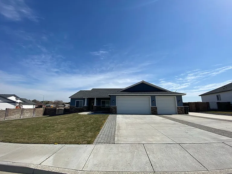 3511 Hovley Ln — Photo 1