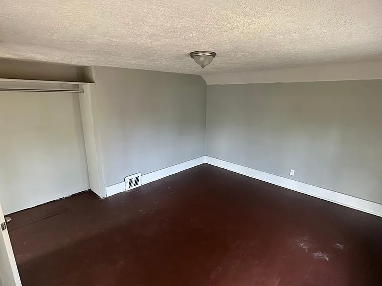 1351 Logan Ave NW — Photo 24