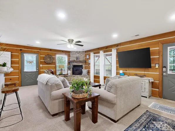 1691 Ponderosa Dr, Jemez Springs, NM 87025