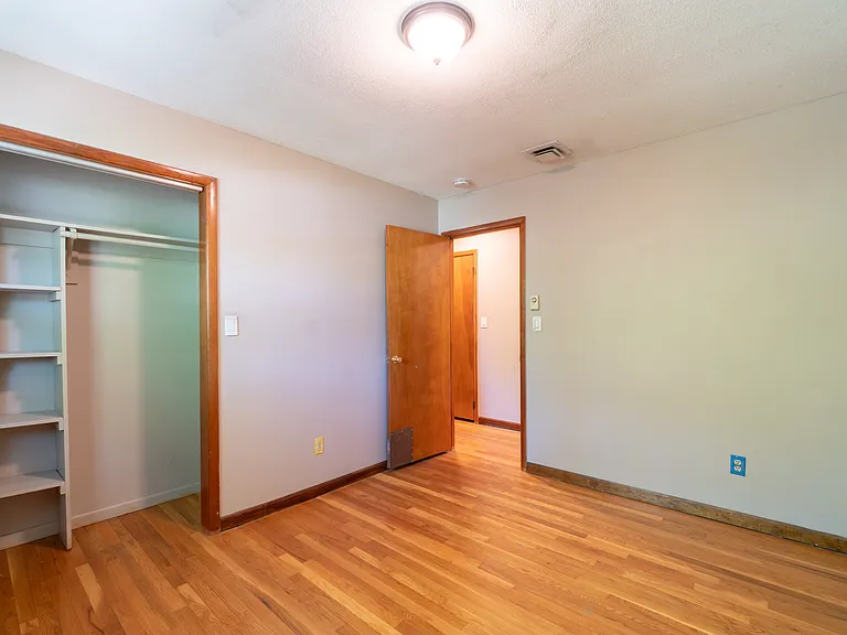 21 Hamilton Ave — Photo 40