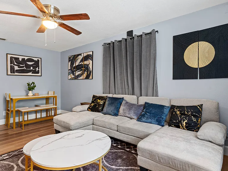 3102 E Knollwood St #B — Photo 11