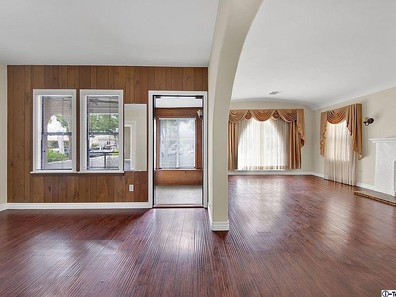 3rd image of 548 Hawthorne St