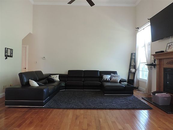 5th image of 5621 Idle Creek Ln