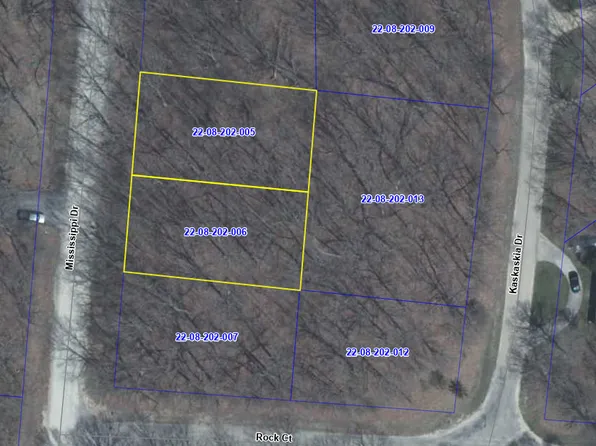 702 Mississippi Dr, Dixon, IL 61021