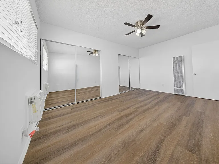 5715 Vineland Ave — Photo 39